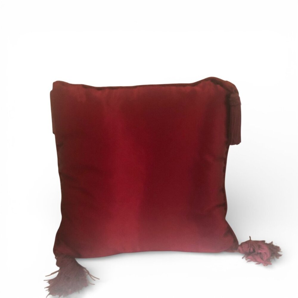 Accent throw burgundy pillows Qty 2 size 16” x 16” square tassels on each corner - Picture 3 of 8